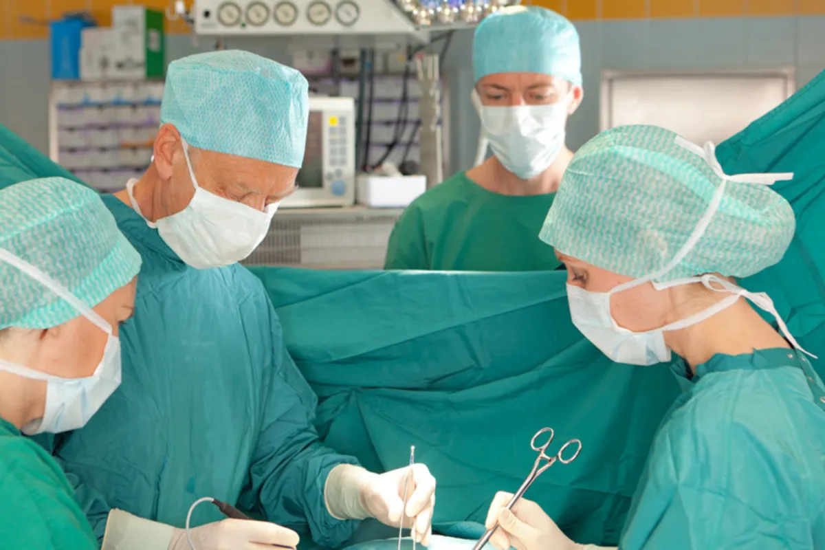OP-Team bei Operation - Hygienefachkraft OP-Zentren